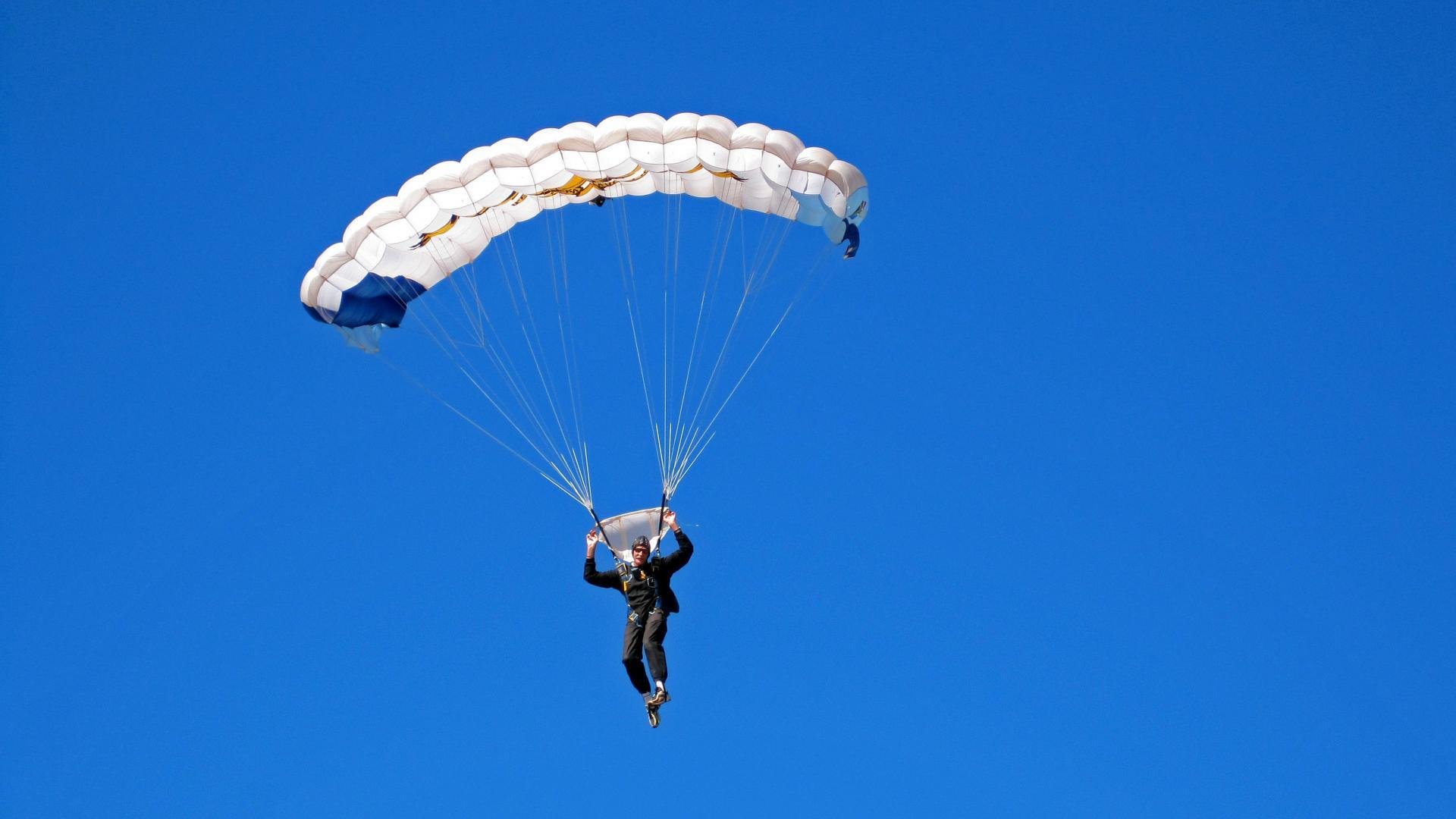 中国滑雪健儿备战冬奥会 新星闪耀国际赛场
